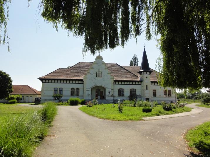 Fülpösdaróc - TAK 53 A világhoz nem lehet ugyanarról és ugyanolyan hangon beszélni, mint az otthonhoz.