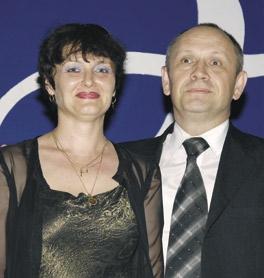 Materijalna sigurnost, spokojan život VESNA ČIPE I LASLO ČIPE manageri voditelji programa Najuspješnije suradnike i goste Forever Living Productsa Srbije privukao je poput magneta Dan uspjeha