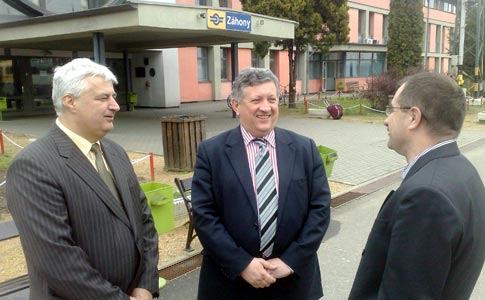 Vezérigazgatói találkozó Záhonyban Többoldalú stratégiai együttmőködés a záhonyi forgalom élénkítéséért A vasúti forgalom növelése és a munkahelyek megırzése állt a megbeszélés középpontjában április