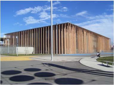 be. Ennek egyik közismert példája az RCR iroda (Aranda, Pigem, Vilalta) Olot városában, a katalán Girona tartományban - nem csak irodájukat működtetik itt, de áttörésük és későbbi épületeik is ehhez