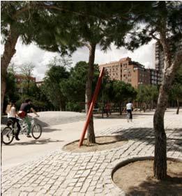 ábra - West8&Ginés Garrido: Madrid Río folyópartrendezés, Madrid, 2006-2013.