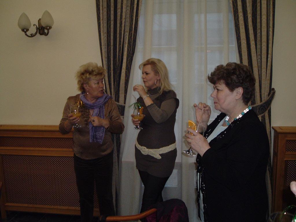 Ezt követte a koktél kóstolás, koccintottunk arra, hogy valami elkezdődött.
