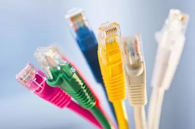 Ethernet https://en.wikipedia.org/wiki/ethernet Ethernet bitsebességek: 2.