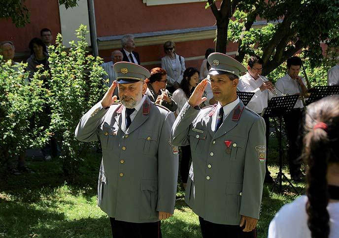 hősök és tábornokok rossz mérkőzés online társkereső profilok megtekintése regisztráció nélkül