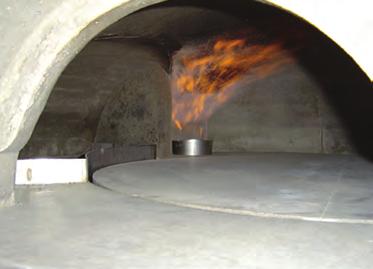 I VANTAGGI Ideale per ridurre i costi di gestione: con l innovativa pre-accensione automatica si può fare accendere il forno da solo in modo che il pizzaiolo non debba recarsi al locale prima del