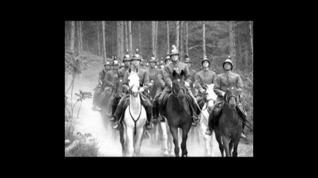 a) Elemezze a látott filmrészletet! Elemzésében fordítson különös figyelmet a film montázsgondolkodására!