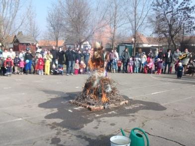 Farsang A csoportok önállóan szervezik meg az ünnepi forgatagot.