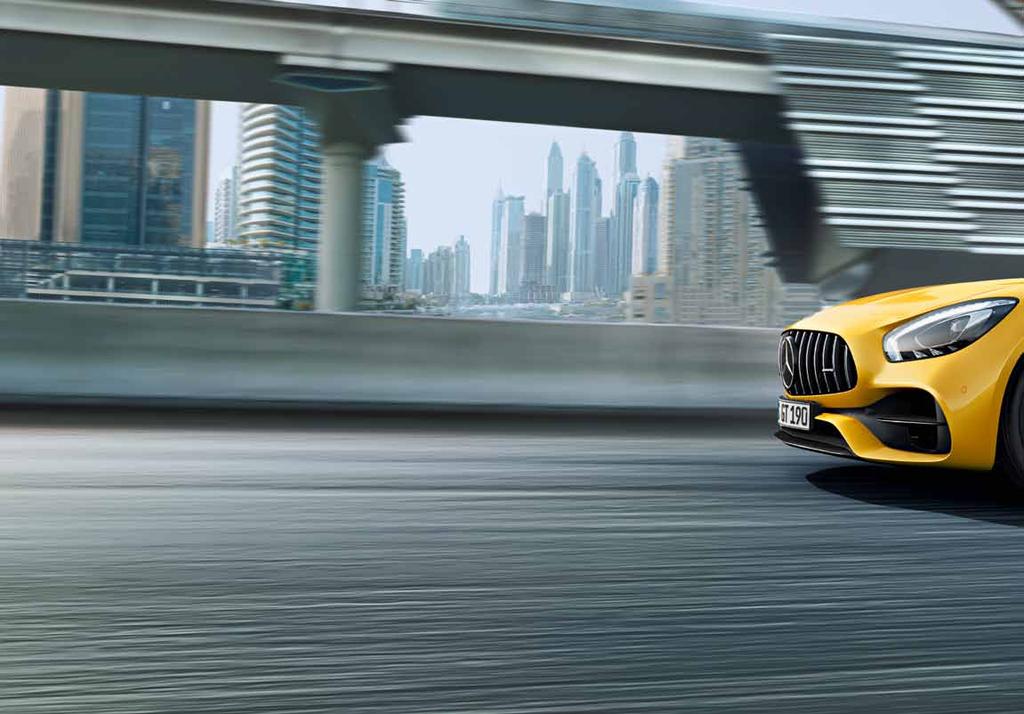 16 Tökéletes design. Tiszta dinamika, tiszta érzés: ezt fejezi ki a Mercedes-AMG GT S megjelenése.