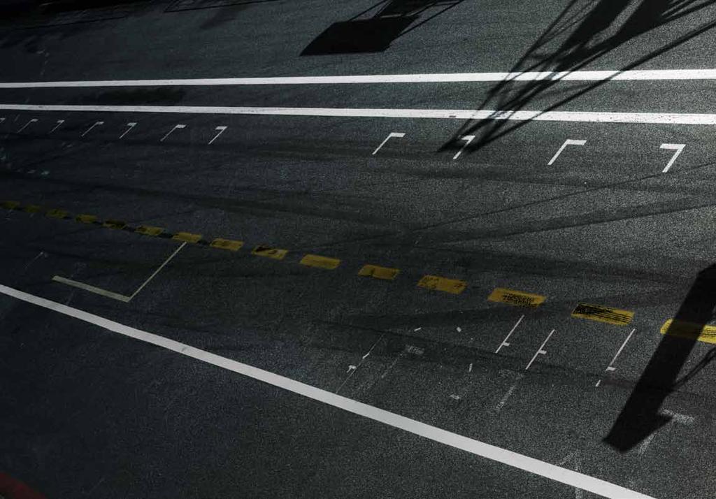 4 Driving Performance a bajnokok génjeivel. Munkánkat az az igény határozza meg, hogy valóra váltsuk a nagyszerű teljesítményű autók rajongóinak álmait, sőt még túl is szárnyaljuk azokat.