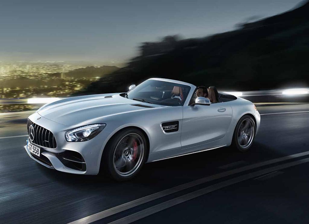 Végtelen open-air élmény. 41 Az AIRSCARF alacsony külső hőmérsékletnél is élvezetessé teszi a Mercedes-AMG roadsterében való utazást.