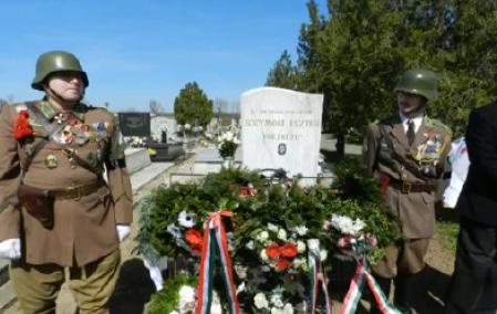Gárdamotorosok, Hungarista Mozgalom, Jobbik Hajdúnánási Szervezete, Lelkiismeret 88, Tiszaeszlári Jobbik, Bükki Hegyivadász Egylet. Horogkeresztet festettek a Dob utca 31.