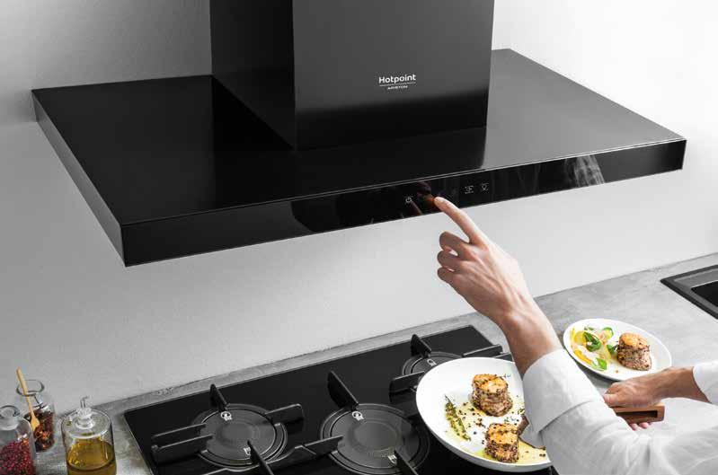 ZAJSZINT KIVÁLÓ TELJESÍTMÉNY ÉS KIDOLGOZOTT RÉSZLETEK A Hotpoint páraelszívók nem csak nagyon halkan tudnak működni, de 4 különböző sebesség és zajszint fokozat közül választhatjuk ki a nekünk