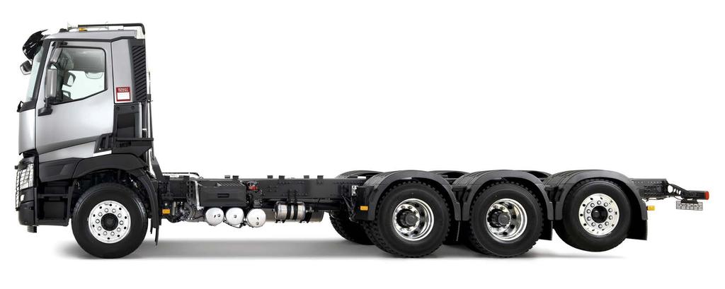 RENAULT TRUCKS_ 18 19 RENAULT TRUCKS_ AZ ÚTON ÉS AZ ÉPÍTKEZÉSEKEN, ÁLLANDÓAN MOZGÁSBAN A C járműcsalád modelljei a nagy hasmagasságnak, és a robotizált sebességváltóval szerelt