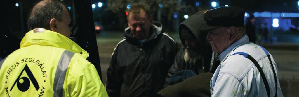 KRÍZISAUTÓ 12 A Krízisautó működésének célja, hogy a téli időszakban napi 24 órában Budapest és Pest megye területén krízishelyzetbe került fedél nélkül élőknek olyan képzett és tapasztalt szociális
