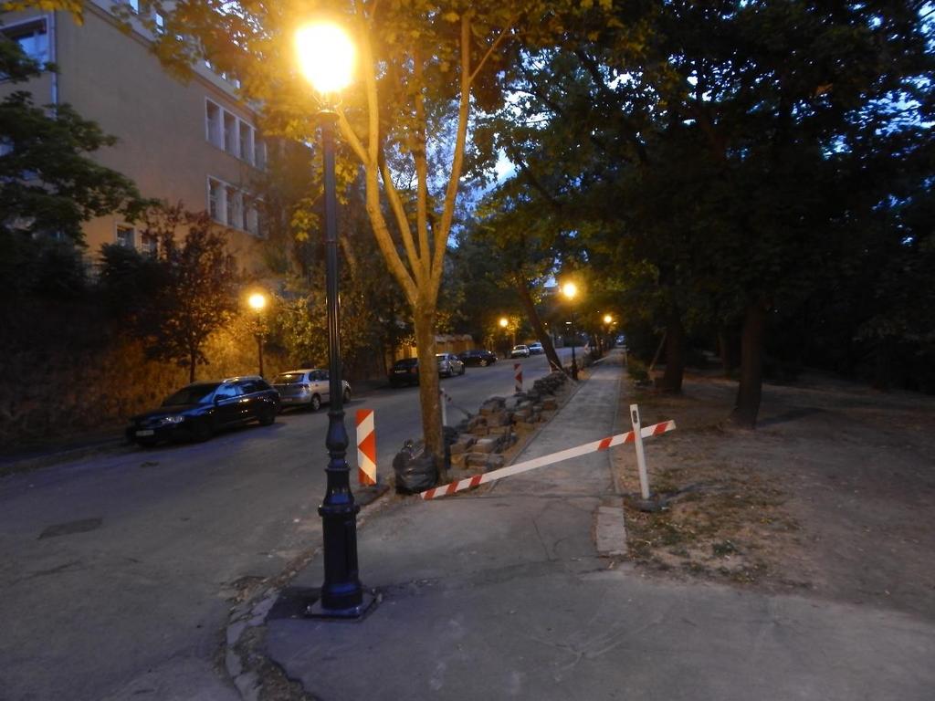 Naphegy utcai közvilágítás felújítása Kandeláberek cseréje az