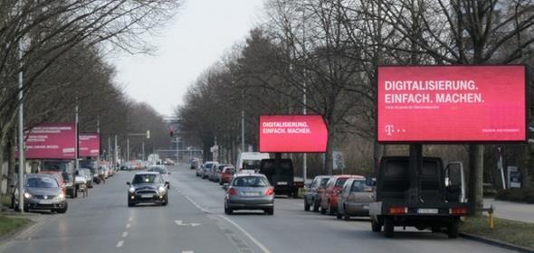 kiemelhető és forgatható világító felület nagy erejű