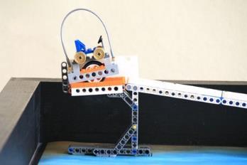 szállítandó ellátmány szállítandó személyzet szállítandó jármű Feladat A robotnak a szállítmányt tartalmazó rakétákat (kocsikat) le kell juttatnia az űrutazási rámpán.