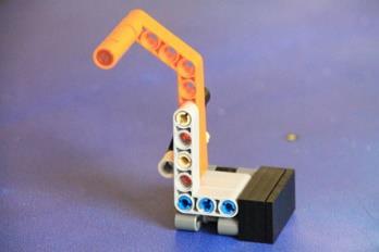 mutató erőkar edzőgép kész Feladat A robotnak többször ismételve mozgatnia kell az edzőgép erőkar egy vagy mindkét erőkarszerelvényét, ezzel fokozatosan előrébb mozdítva a