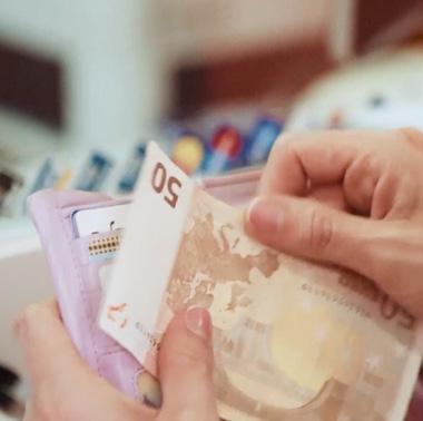 Egyértelmű jelzéseket várnak, viszolyognak a homályos megfogalmazásoktól és a látszatintézkedésektől.