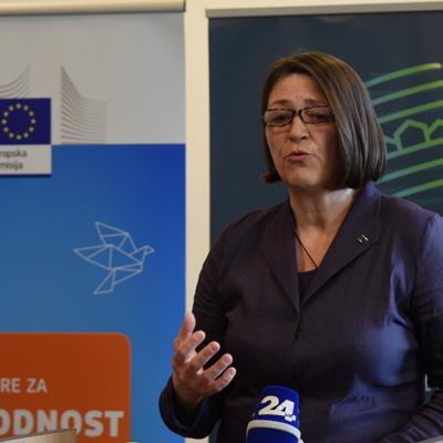 European Union European Union Élénk eszmecsere alakult ki 700 résztvevővel, akik számos nemcsak regionális és helyi szintű, de nemzetközi problémákkal is kapcsolatos témához szóltak hozzá.