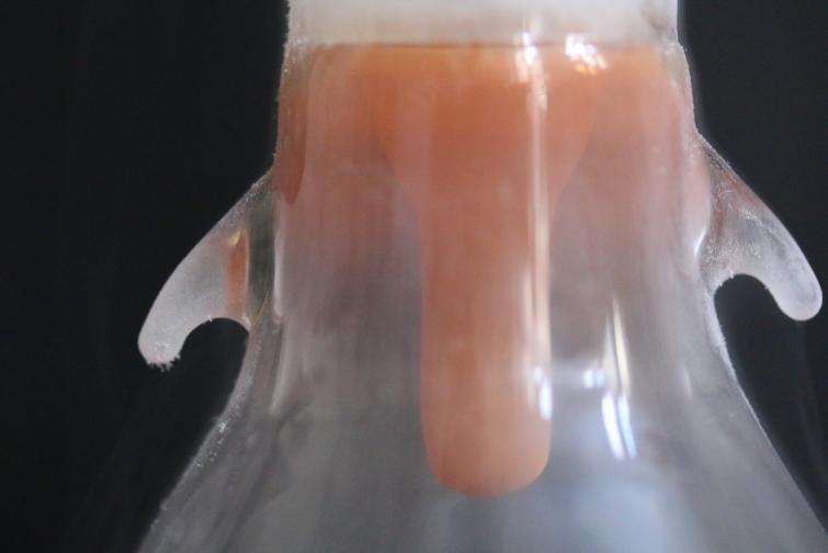 3.4. A DIJÓDMONOXID ELŐÁLLÍTÁSA 65 A I(+1)-DCM oldat NMR vizsgálata. Az I 2 O igen reaktív vegyület, így nem zárhattuk ki, hogy a DCM nemcsak oldószerként, hanem reakciópartnerként is közreműködik.
