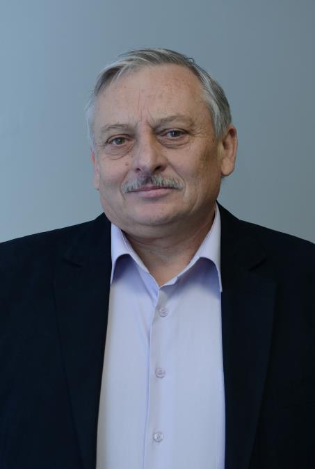 mindenkit így a kamarát is, és ennek megfelelően úgyis az új problémához kell igazítani a munkát, ami eleve bővülést eredményez. Kész Ottó, Kész & Kész Bt.