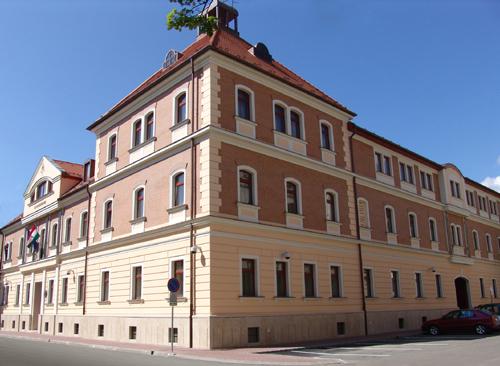 S ZEGEDI Í TÉLŐ TÁBLA E LNÖKE S ZEGED Telefon: 62/568-555 6701 Szeged Pf. 1192 2011. El. II. D. 4. T Á J É K O Z T A T Ó A SZEGEDI ÍTÉLŐTÁBLA 2010. ÉVI TEVÉKENYSÉGÉRŐL I. Bevezető; II. III. IV.