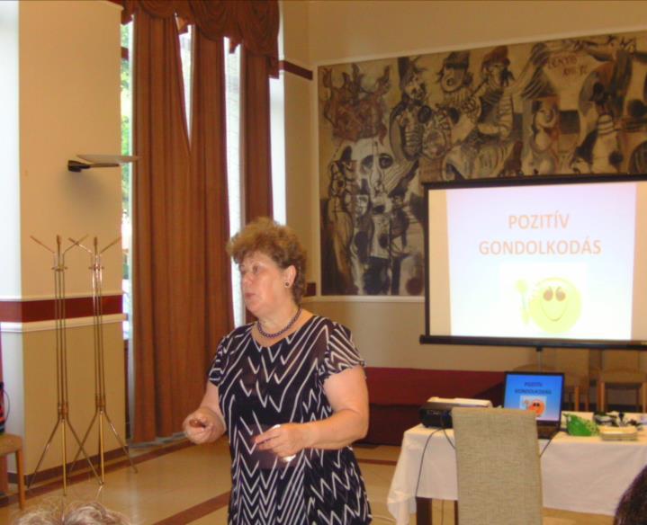 Nagyné Halász Anna természetgyógyász, életmód tanácsadó terapeuta, reflexológus, szemtréner, irisztopográfus, Minisztériumi szakértő, "Ne ijeszd el magad az