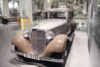 Az Audi a német Horch szó sima latin fordítása (jelentése: hallgasd, hallgat). 1910-ben így a vállalat neve Audi Automobilwerke GmbH-ra változott. A fiatal márka hamar elfogadottá vált.