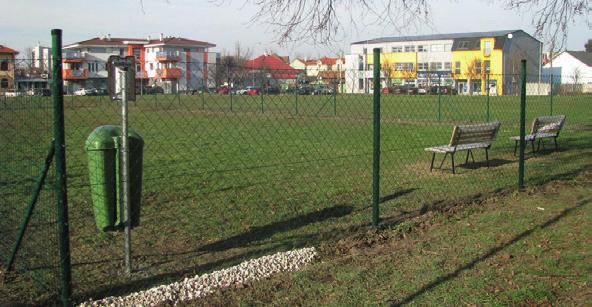 Ako dodala, Nové Zámky sú jedným z mála porovnateľných miest, ktoré zriadilo psí park a v súčasnosti už pripravuje ďalšie dva.