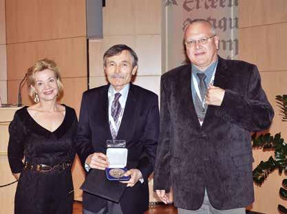 elnöke, Dr. Bánóczy Jolán professzor asszony tiszteletére és példájának követésére egyhangú akarattal kinyilvánított határozatával Bánóczy Jolán-emlékérem és jutalomdíj -at alapított 2017-ben.