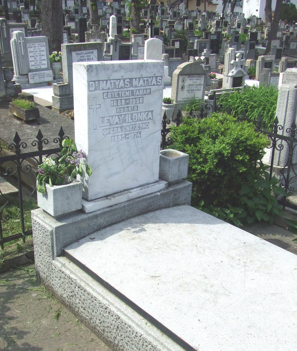 A-ban lévő sírjába került oldalági leszármazottja, Fugulyán Gergely (1920 1996) marosvásárhelyi szemész főorvos [13].