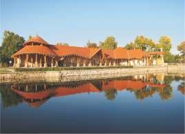 Camping and accomodations Picturesque environment The loghouses, also adapted for winter use, built on the shore of the boat lake give an unforgettable experience for visitors.