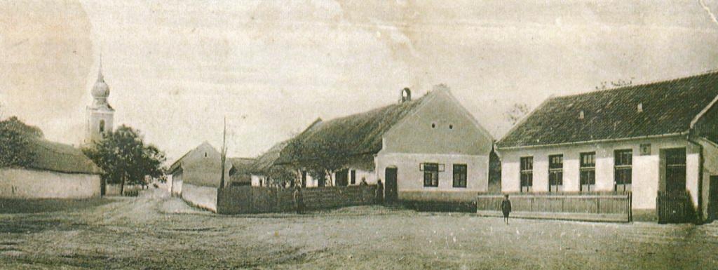 Kollár Mária háza, Décsi Lajos jegyző kúriája, a posta