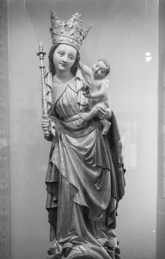 Felújították a Mátyás-templom legendás Madonna-szobrát Mária szeplőtelen fogantatása ünnepén, 2017.