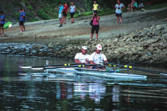 Bírta a mezőny a forróságot EVEZÉS Rekord alacsony vízállás és árnyékban 35 fok várta a 30. Budapest-Baja regatta résztvevőit augusztus 3-án.
