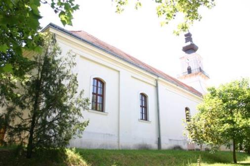 10 Evangélikus templom (műemlék) Ev. templom, barokk, 18. sz. második fele. Tornya 1787-ből. Átépítve a 19-20. sz.-ban.