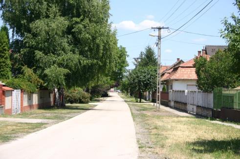 Máriatelep-nek" nevezte el, szerkezetét tekintve hasonló jellegű a fiatalabb, 1950-es években parcellázott Máriateleppel határos Táncsics telep.