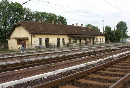 4 Az 1848-as forradalom gazdasági átalakulást idézett elő. A Budapest-Cegléd vasútvonalon bekövetkező fejlődés eredményeként, Pilisen még a gyorsvonatok is megálltak.