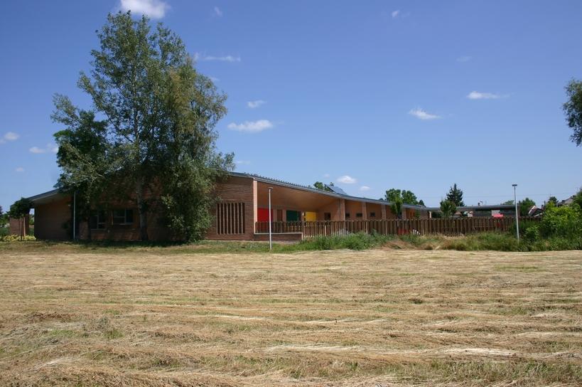 58 Intézmény épület: Kedvező