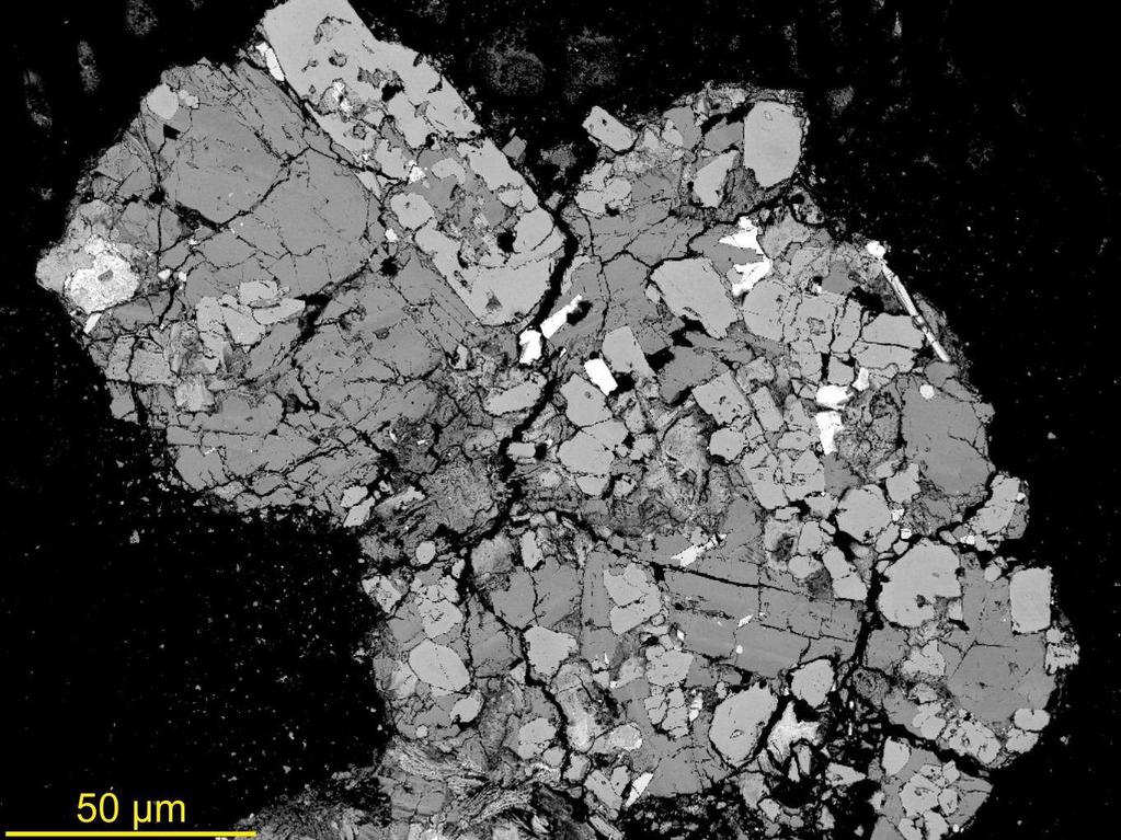 jelű talajmintából származó magmás szövetű szemcse visszaszórt elektron Az M002 képe, mintából