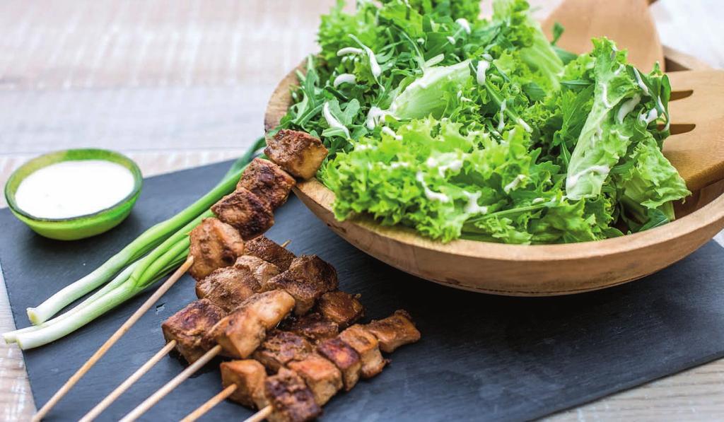 A saláta dresszinghez: 1 púpozott EK majonéz 1 TK reszelt gyömbér 0,5 cm wasabi paszta 1 TK szójaszósz.