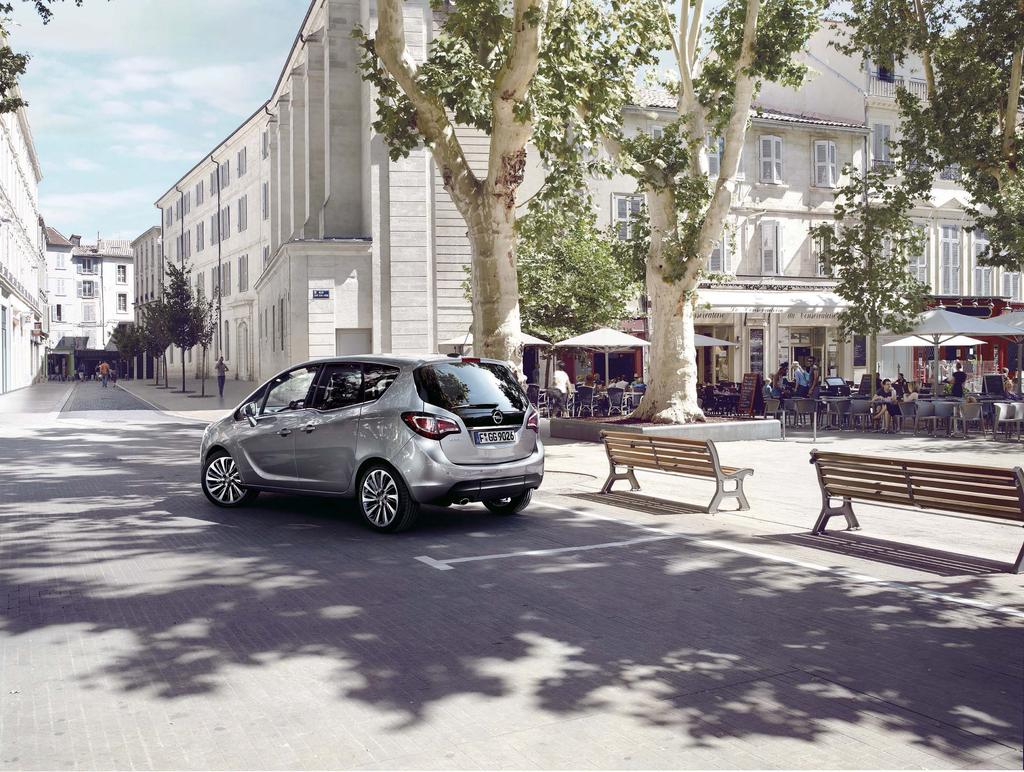 BIZTONSÁG MINDENEKELŐTT. Ha a biztonságról van szó, az Opel mindent belead.