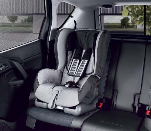 1. 3. TARTOZÉKOK. A Meriva az Opel valaha gyártott egyik legpraktikusabb autója, így természetesen tartozékok széles választékát kínálja, hogy Ön egyéni életstílusához igazíthassa.