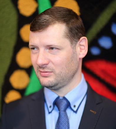 dr. Kovács László