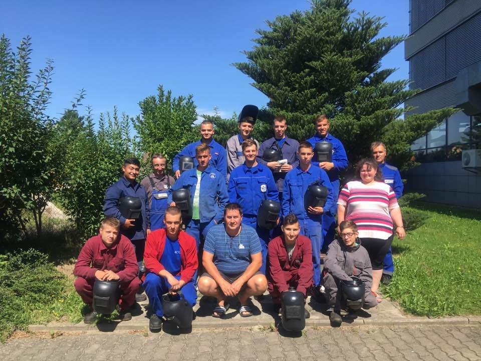 2017.08.16.(szerda) A mai napon, a reggeli után a tegnap kiadott hegesztési feladatokat folytattunk, illetve tökéletesítettünk, természetesen ezúttal is érdemjegyet kaptunk a munkánk után.