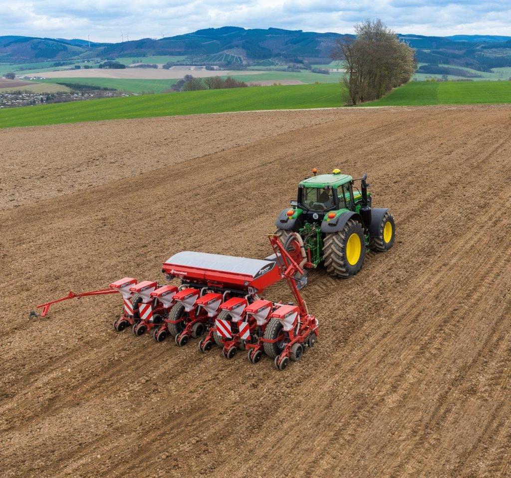 VETŐGÉPEK VETŐGÉPEK ÚJ VÄDERSTAD SPIRIT 600-900C VETŐGÉP OPTIMA SX VETŐKOCSI Valójában az új, nyomott levegős rendszerrel a Kverneland mérnökei egy új technológiát vezettek be, amely során a vetőmag