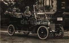 Vintage automobi le
