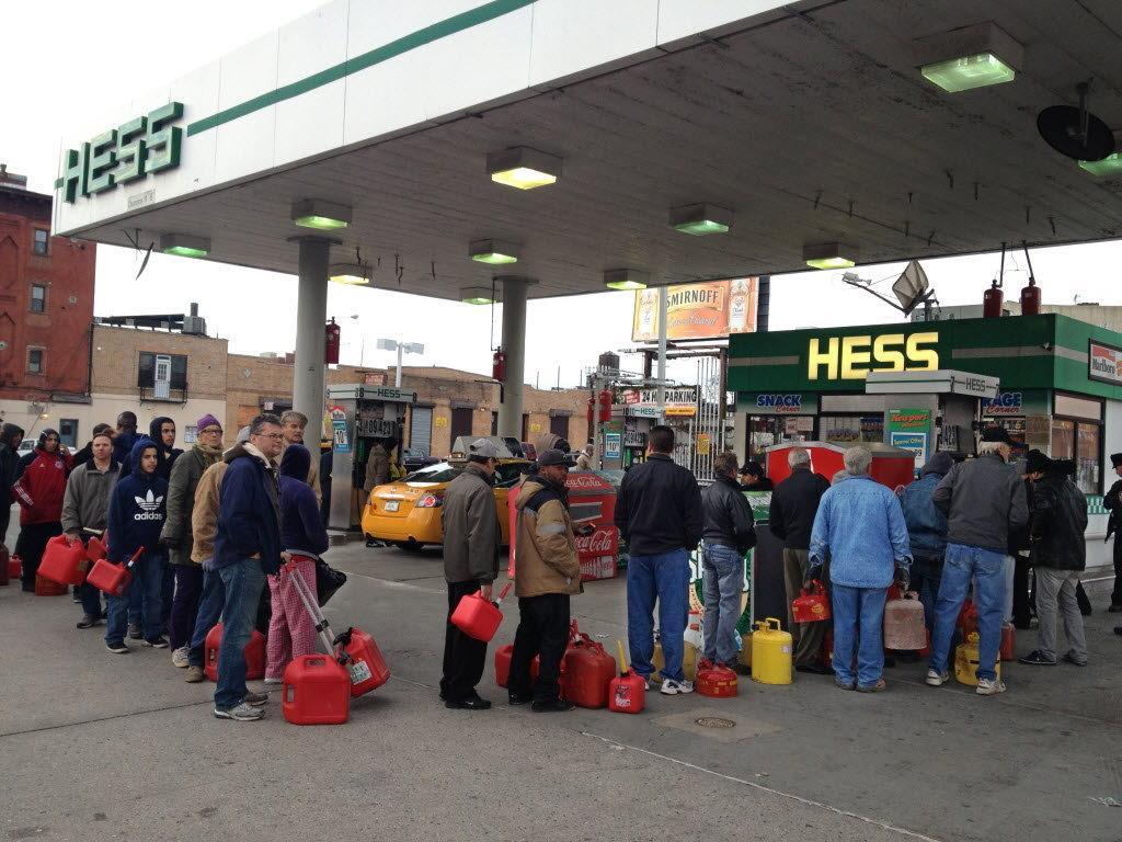 KOMMUNIKÁCIÓ AZ ÚTON LÉVŐKKEL New Jersey, Staten Island, Long Island, FEMA: Sandy Hurrikán Az üzemanyagellátási problémák válsághelyzetet