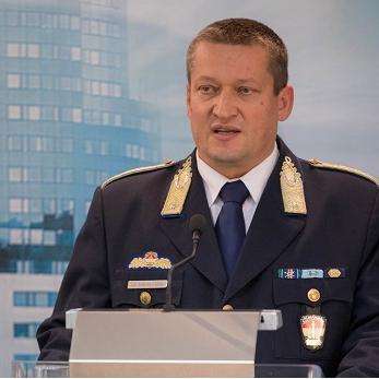 FŐKAPITÁNY AJÁNLÁSÁVAL Kedves Olvasó! Tisztelettel ajánlom a Veszprém Megyei Rendőr-főkapitányság Bűnmegelőzési Osztálya által szerkesztett, 2019.